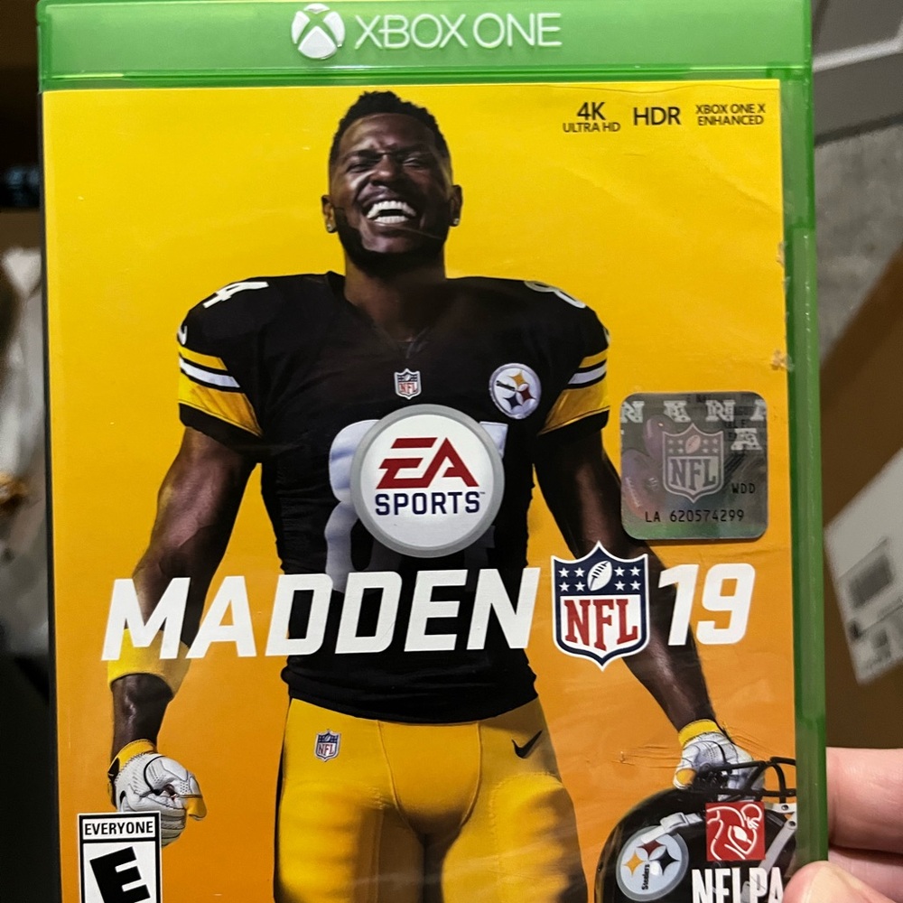Madden NFL 19 for Xbox One - Black and Yellow